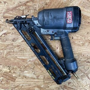 Senco Pneumatic 45° Angle 15 Gauge Nail Gun WORKS Construction Builder Framing